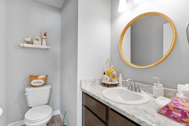 3832 Sun Stone Way, New Haven, IN 46774