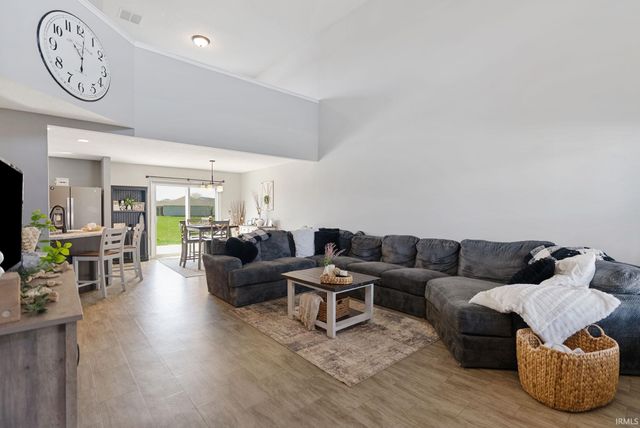 3832 Sun Stone Way, New Haven, IN 46774