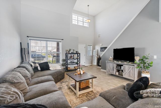 3832 Sun Stone Way, New Haven, IN 46774