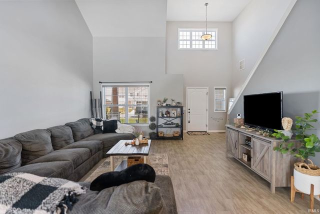 3832 Sun Stone Way, New Haven, IN 46774
