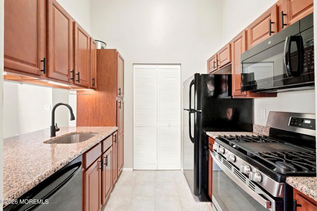 120 Whispering Oaks Way, Jackson, NJ 08527