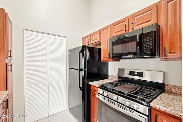 120 Whispering Oaks Way, Jackson, NJ 08527