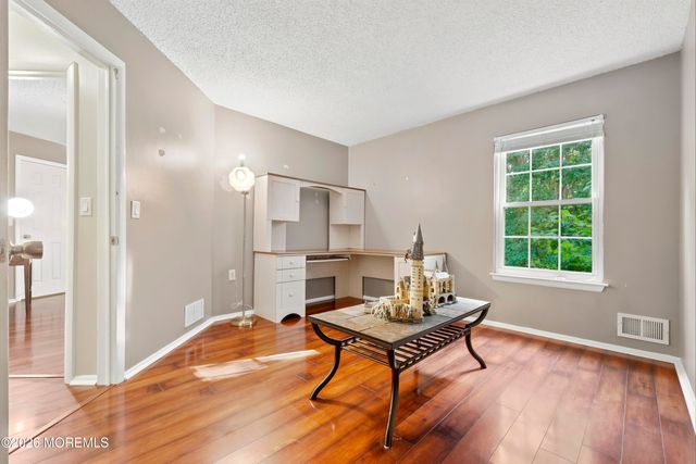120 Whispering Oaks Way, Jackson, NJ 08527