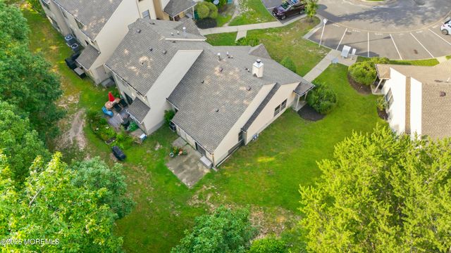 120 Whispering Oaks Way, Jackson, NJ 08527