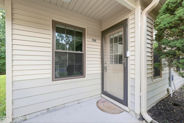 120 Whispering Oaks Way, Jackson, NJ 08527