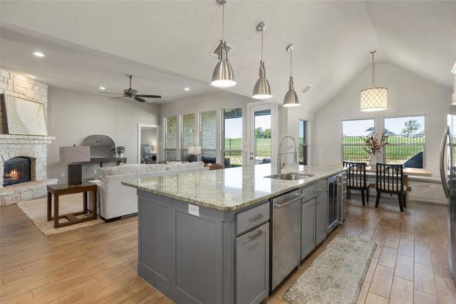 7308 Prestwick Terrace, Benbrook, TX 76126