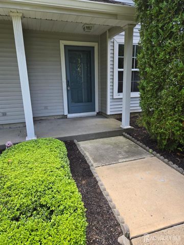 127 Wellington Court, Manalapan, NJ 07726