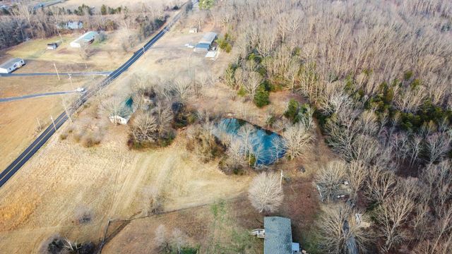 1672 Rabe Coats Rd, Westmoreland, TN 37186