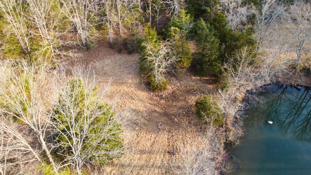 1672 Rabe Coats Rd, Westmoreland, TN 37186