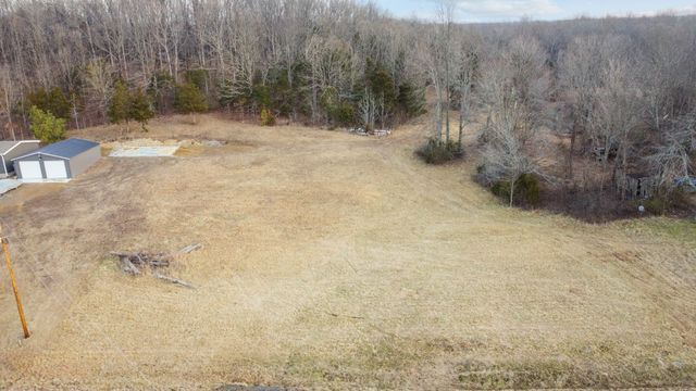 1672 Rabe Coats Rd, Westmoreland, TN 37186