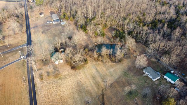 1672 Rabe Coats Rd, Westmoreland, TN 37186