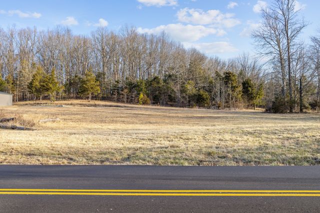 1672 Rabe Coats Rd, Westmoreland, TN 37186