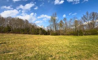 1672 Rabe Coats Rd, Westmoreland, TN 37186