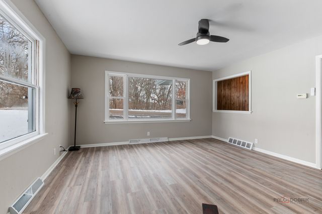 28529 W Treetop Road, Ingleside, IL 60041