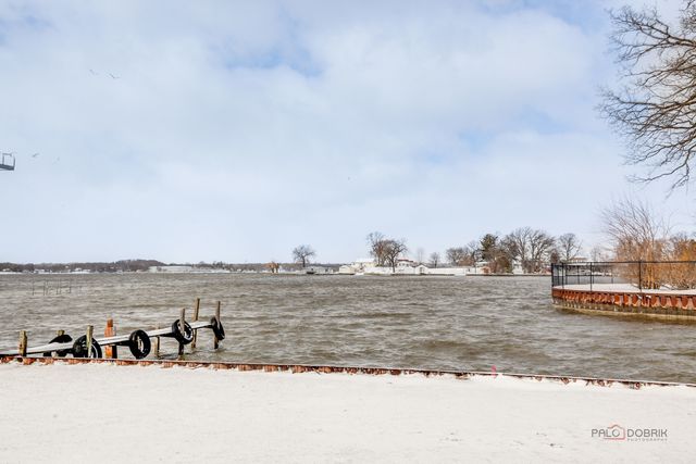 28529 W Treetop Road, Ingleside, IL 60041