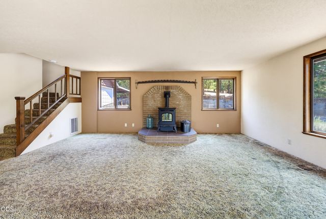 509 Manzanita Drive, Rogue River, OR 97537