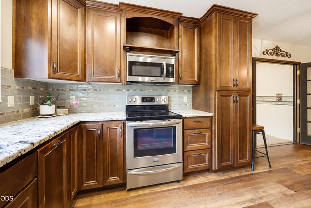 509 Manzanita Drive, Rogue River, OR 97537