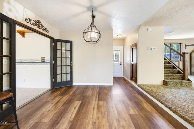 509 Manzanita Drive, Rogue River, OR 97537