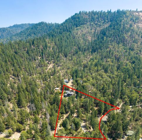 509 Manzanita Drive, Rogue River, OR 97537