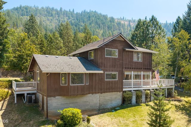 509 Manzanita Drive, Rogue River, OR 97537