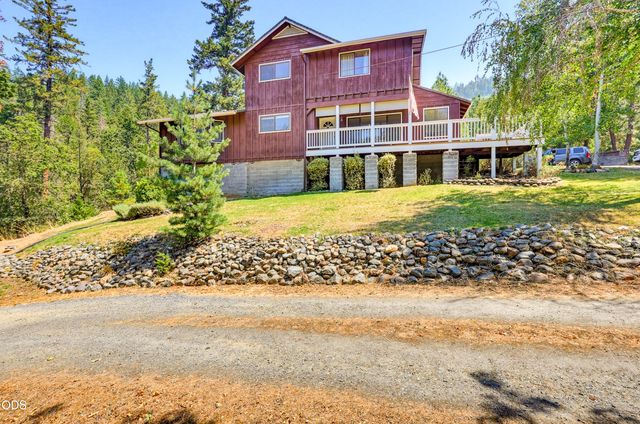 509 Manzanita Drive, Rogue River, OR 97537