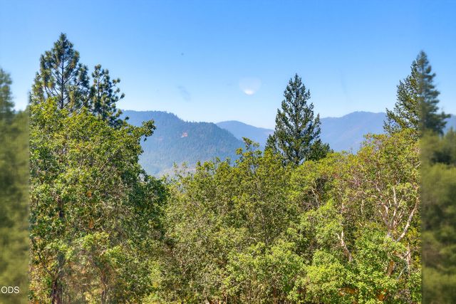 509 Manzanita Drive, Rogue River, OR 97537