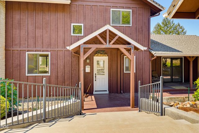 509 Manzanita Drive, Rogue River, OR 97537