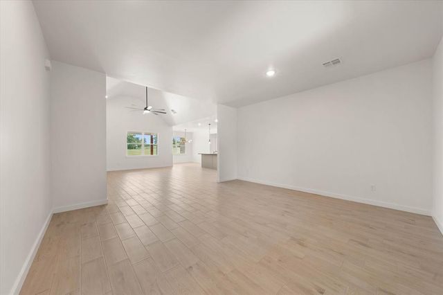 125 Canyon Creek Lane, Guthrie, OK 73044