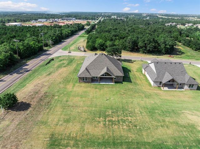 125 Canyon Creek Lane, Guthrie, OK 73044