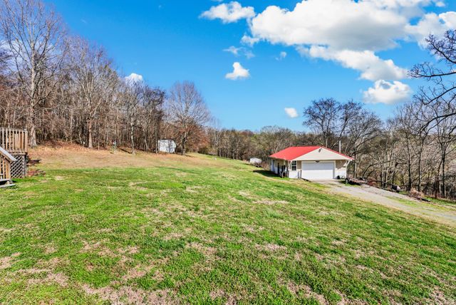 2410 Dunbar Rd, Woodlawn, TN 37191