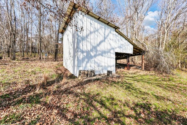 2410 Dunbar Rd, Woodlawn, TN 37191