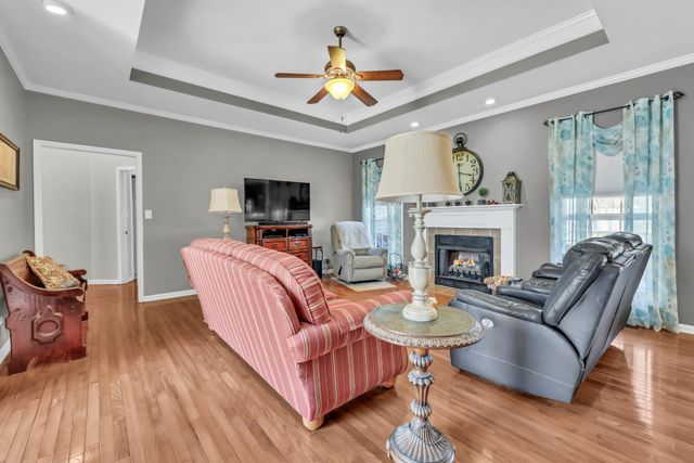 2410 Dunbar Rd, Woodlawn, TN 37191