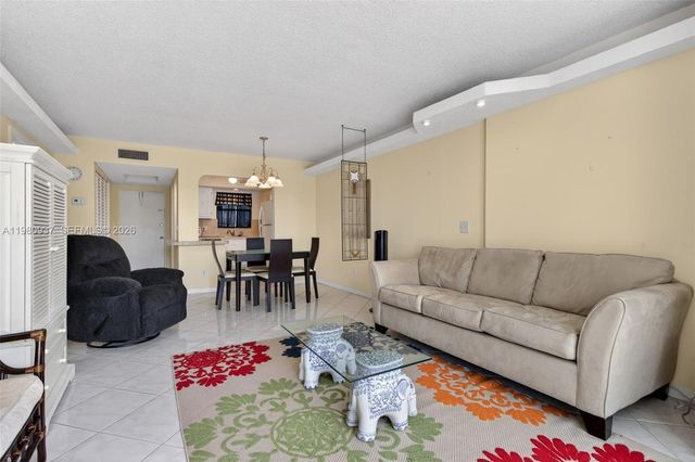 6600 Royal Palm Boulevard 207B, Margate, FL 33063