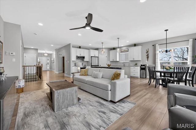 5 Challenger Court, O'fallon, MO 63366