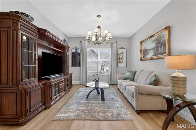 5 Challenger Court, O'fallon, MO 63366