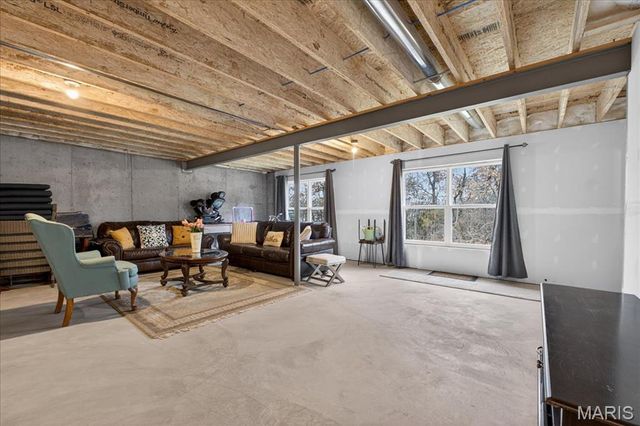 5 Challenger Court, O'fallon, MO 63366