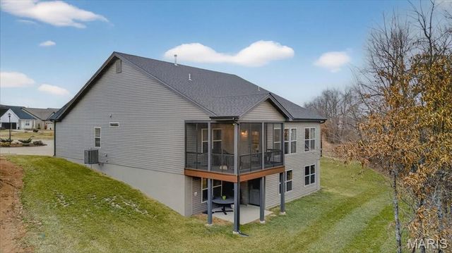 5 Challenger Court, O'fallon, MO 63366