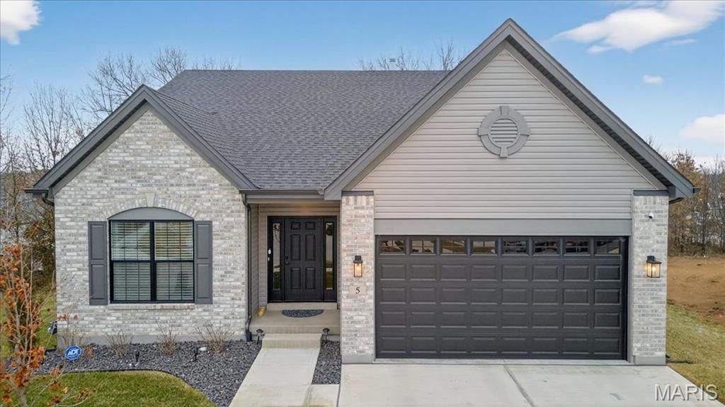 5 Challenger Court, O'fallon, MO 63366