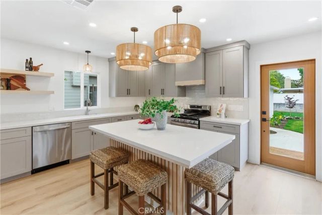 2534 Santiago Street, Santa Ana, CA 92706