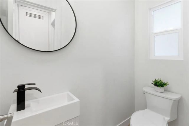 2534 Santiago Street, Santa Ana, CA 92706