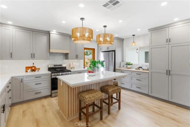 2534 Santiago Street, Santa Ana, CA 92706