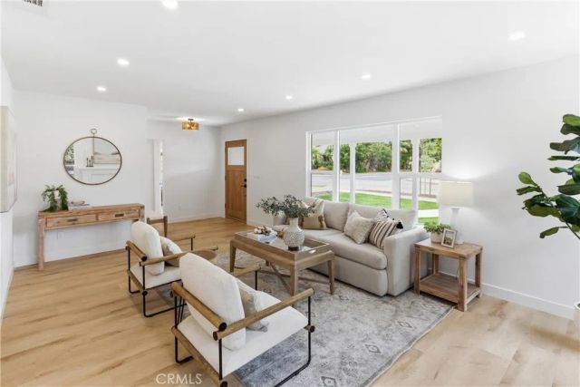 2534 Santiago Street, Santa Ana, CA 92706