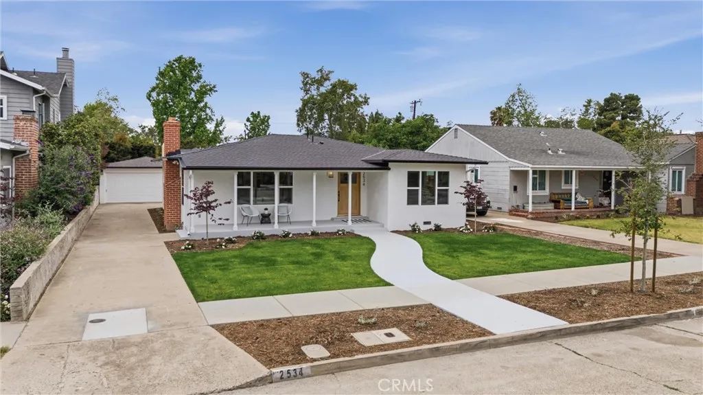 2534 Santiago Street, Santa Ana, CA 92706