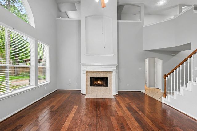 83 E Whistlers Bend Circle, Conroe, TX 77384