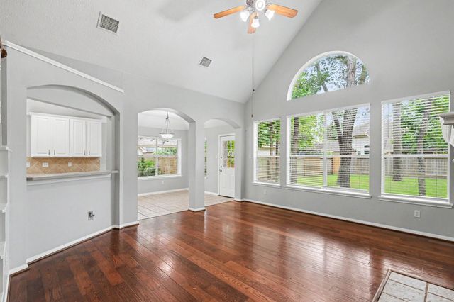83 E Whistlers Bend Circle, Conroe, TX 77384