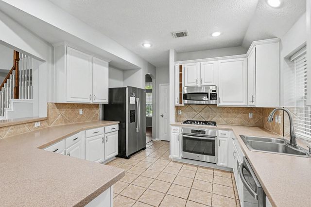 83 E Whistlers Bend Circle, Conroe, TX 77384