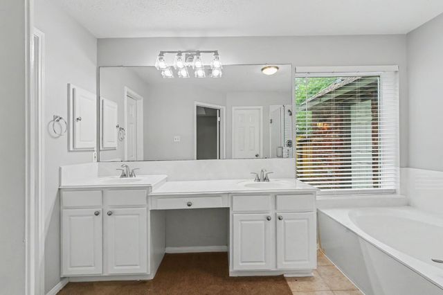 83 E Whistlers Bend Circle, Conroe, TX 77384