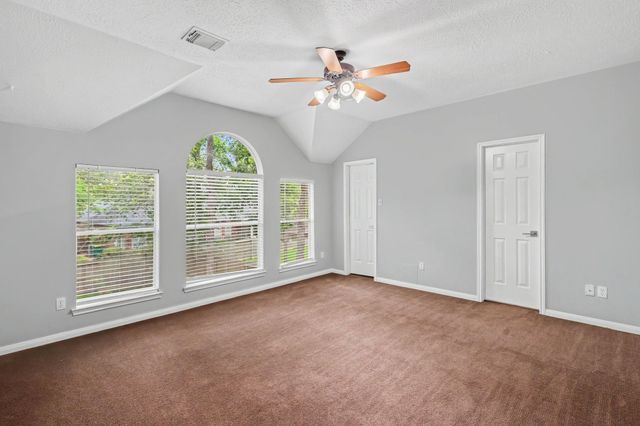 83 E Whistlers Bend Circle, Conroe, TX 77384