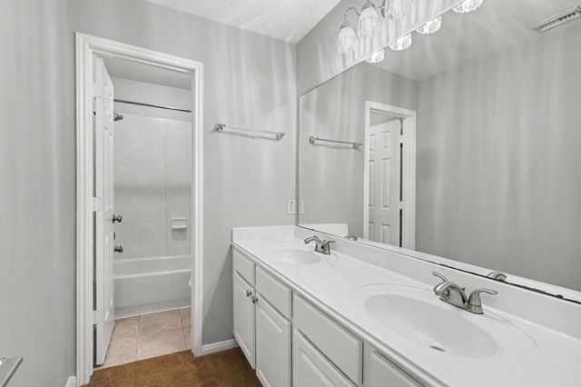 83 E Whistlers Bend Circle, Conroe, TX 77384
