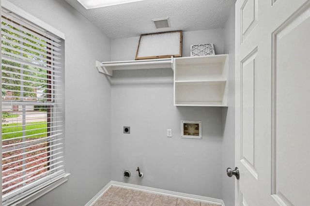 83 E Whistlers Bend Circle, Conroe, TX 77384